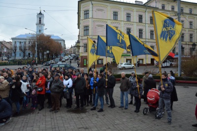 У Чернівцях відзначають День Гідності та Свободи (ФОТО)