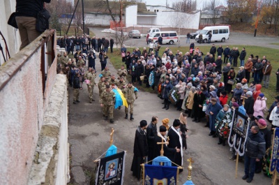 У Новодністровську попрощалися із буковинцем, який обгорів у зоні АТО (ФОТО)