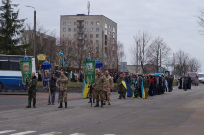 У Новодністровську попрощалися із буковинцем, який обгорів у зоні АТО (ФОТО)