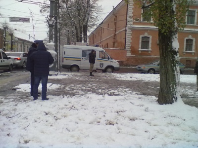 У Чернівцях сумка, яка "замінувала" СІЗО, виявилася порожньою (ФОТО)