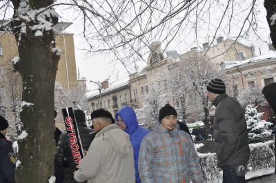 Група активістів у Чернівцях закликала не голосувати за ректора БДМУ Тараса Бойчука (ФОТО)