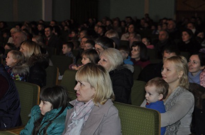 У Чернівцях на виставу «Лікар Айболить» був аншлаг (ФОТО)