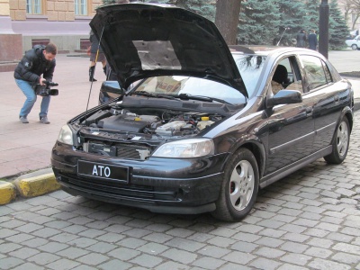 Чернівецькі волонтери придбали ще одну машину в зону АТО