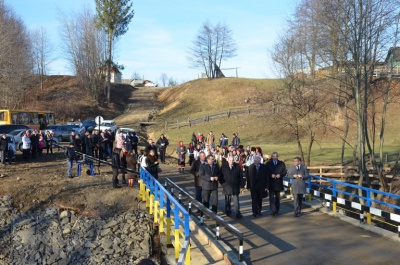 У Красноїльську відкрили новий міст, що з’єднує хутір Тражани з центром селища (ФОТО)