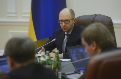 Яценюк заявив, що України готова судитися з Росією через "борг Януковича"