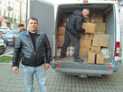 Українці з Америки передали для буковинських солдатів 20 тонн одягу (ФОТО)