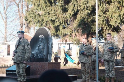 У Чернівцях відкрили пам’ятник загиблим десантникам (ФОТО)