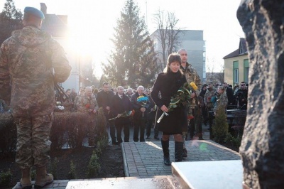 У Чернівцях відкрили пам’ятник загиблим десантникам (ФОТО)
