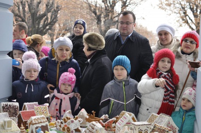 Благодійні акції та майстер-класи для діток треба влаштовувати щотижня, - мер Чернівців