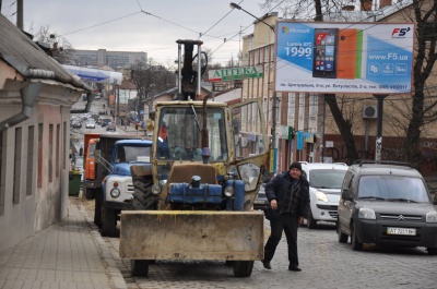 У центрі Чернівців заміну старого газопроводу обіцяють завершити до кінця січня (ФОТО)