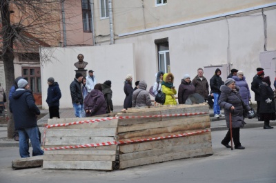 У центрі Чернівців заміну старого газопроводу обіцяють завершити до кінця січня (ФОТО)