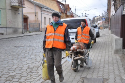 У центрі Чернівців заміну старого газопроводу обіцяють завершити до кінця січня (ФОТО)