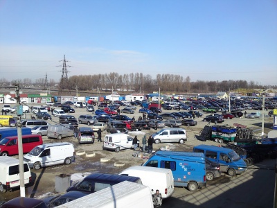Українців хочуть змусити продавати вживані авто через автодилерів