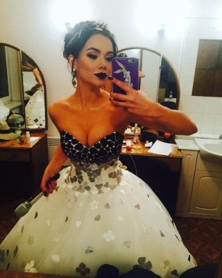 Марія Яремчук шокувала публіку 20-кілограмовою сукнею зі сміливим декольте (ФОТО)