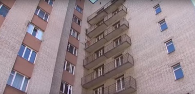 У Чернівцях загинув студент, впавши з висоти третього поверху - вахтер відмовилась пускати в гуртожиток