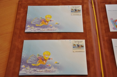 У Чернівцях погасили нову поштову марку (ФОТО)