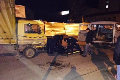 У Чернівцях вантажівка на "зебрі" збила на смерть жінку на милицях (ФОТО)