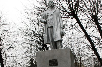 Громадська рада вирішуватиме, чи зносити пам’ятник Горькому в Чернівцях