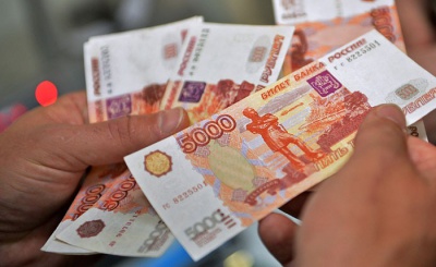 Російський рубль просів до рівня 75 за долар