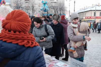 У Чернівцях провели благодійний ярмарок на підтримку жінок у кризовій вагітності (ФОТО)