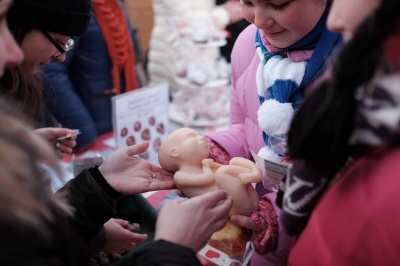 У Чернівцях провели благодійний ярмарок на підтримку жінок у кризовій вагітності (ФОТО)