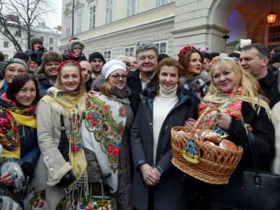 Ляшко на кухні, Тука - на передовій: як українські політики зустріли Різдво