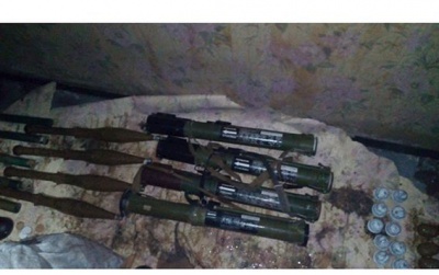 У Луганській області знайшли схованку бойовиків зі зброєю та вибухівкою