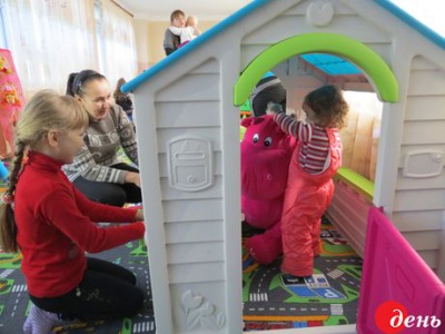 У дитячій лікарні Чернівців відкрили ігрову кімнату для найменших пацієнтів (ФОТО)