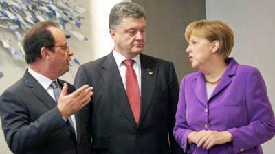 Порошенко обговорив виконання Мінських домовленостей з Меркель та Олландом