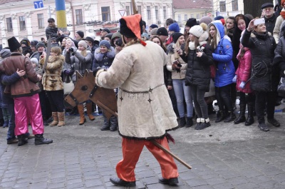 У Чернівцях маланкарі вигукували «Хутін – пуйло!» (ФОТО)