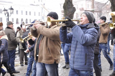 У Чернівцях маланкарі вигукували «Хутін – пуйло!» (ФОТО)