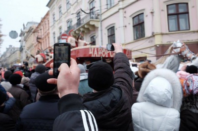 На фестивалі Маланок у Чернівцях перемогли учасники із Суховерхова (ФОТО)