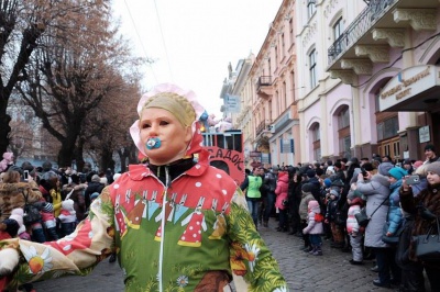 На фестивалі Маланок у Чернівцях перемогли учасники із Суховерхова (ФОТО)