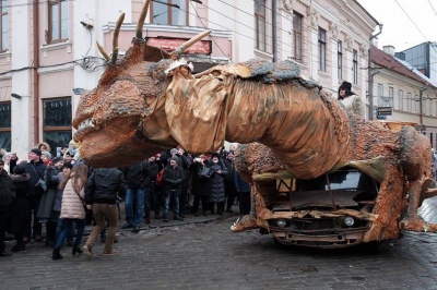 На фестивалі Маланок у Чернівцях перемогли учасники із Суховерхова (ФОТО)