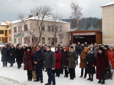 На Буковині попрощались із сільським головою, який загинув у зоні АТО (ФОТО)