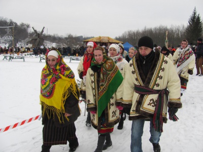 У Чернівцях у музеї під відкритим небом колядували сотні людей (ФОТО)