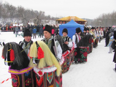 У Чернівцях у музеї під відкритим небом колядували сотні людей (ФОТО)