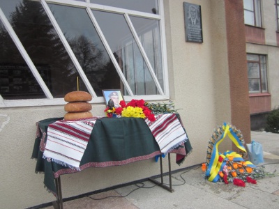 Загиблому герою-"кіборгу" з Буковини встановили вже три меморіальні дошки