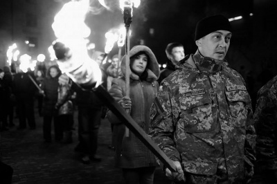 У Чернівцях на Центральній площі вшанували пам’ять загиблих під Крутами (ФОТО)