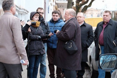 У Чернівцях активісти перевіряли себе на наявність румунського громадянства (ФОТО)