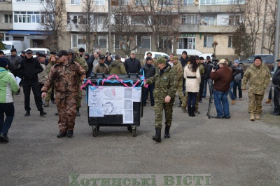 При в’їзді на Буковину активісти знову перекрили трасу - Хотин не хоче об’єднання з Кельменцями