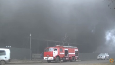 Пожежу в новобудові у Чернівцях гасили 20 рятувальників (ВІДЕО)