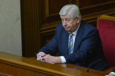 Порошенко просить Раду розглянути відставку Шокіна