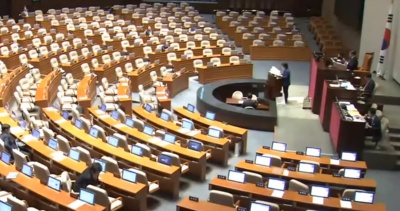 Парламентарі Південної Кореї обговорювали законопроект 192 години без перерви