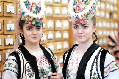 У науковій бібліотеці в Чернівцях зустрічали весну модним показом (ФОТО)