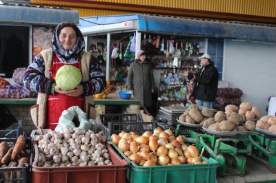 В Україні харчі не дорожчають, бо у людей немає грошей