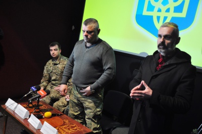 «Правий сектор» представив своє нове керівництво на Буковині (ФОТО)