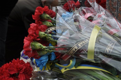 У Чернівцях урочисто поклали квіти до пам'ятника Тарасові Шевченку (ФОТО)
