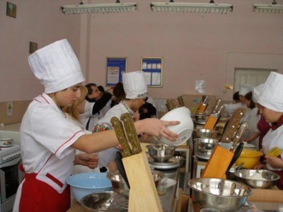 Буковинцям у великих  містах платять удвічі більше