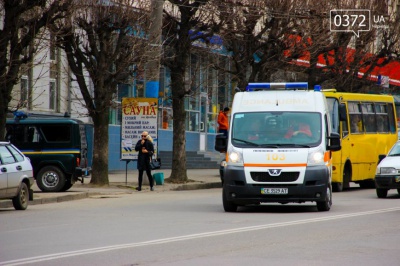 У Чернівцях легковик з польськими номерами збив чоловіка на пішохідному переході (ФОТО)